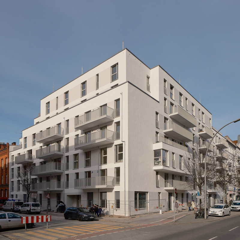 Neubau mit sozialen Einrichtungen und Apartments © Kerstin Müller